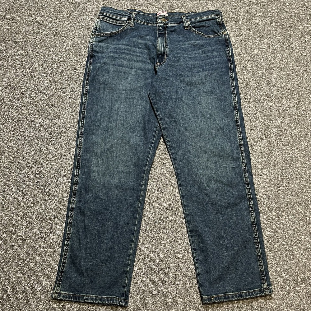Wrangler Blue Denim Jeans Size 36x29 Classic Straight Fit